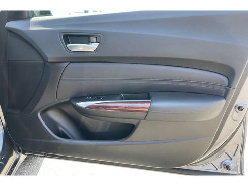 Certified 2017 Acura TLX FWD image 19
