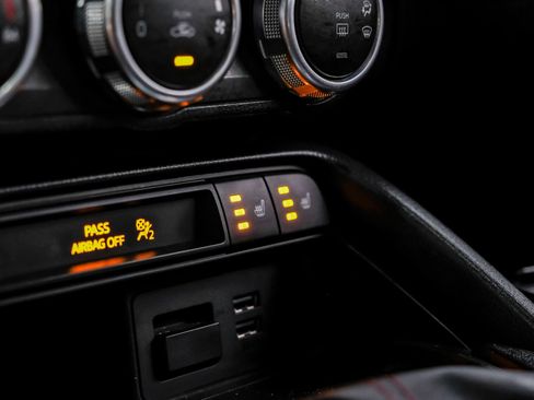 Used 2018 MAZDA MX-5 Miata RF Grand Touring RWD image 30
