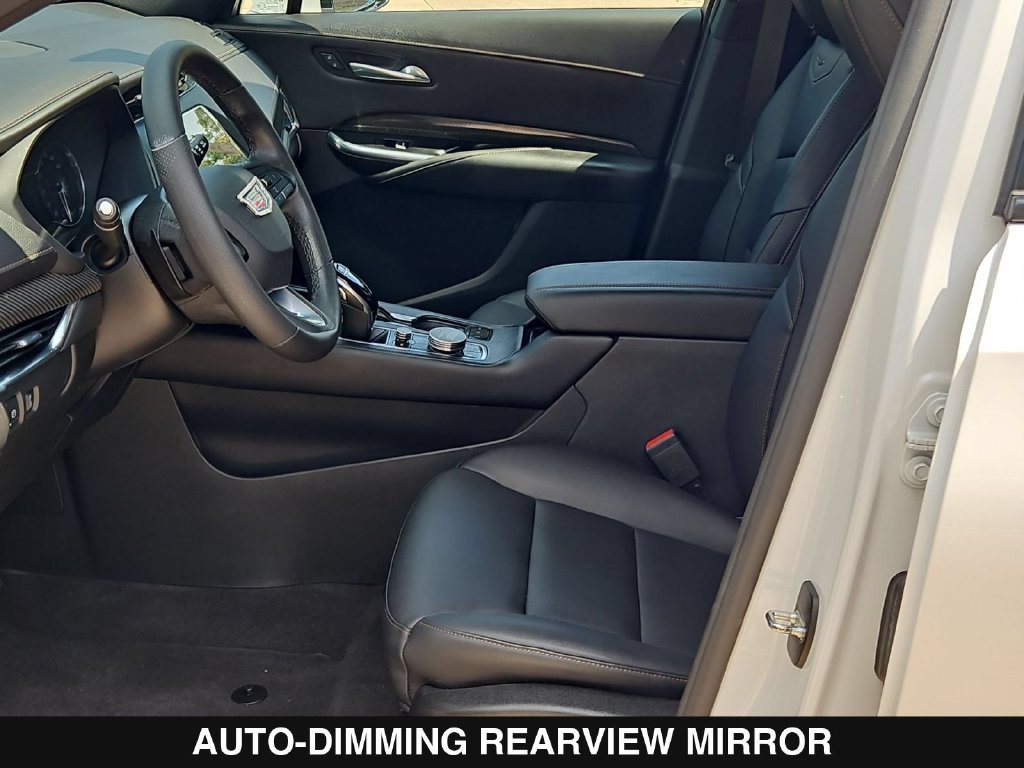 Used 2022 Cadillac XT4 Sport w/ Enhanced Visibility Package AWD/4WD image 11