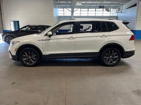 Used 2024 Volkswagen Tiguan SE FWD image 6