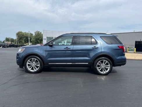 Used 2019 Ford Explorer XLT w/ Equipment Group 202A FWD image 4
