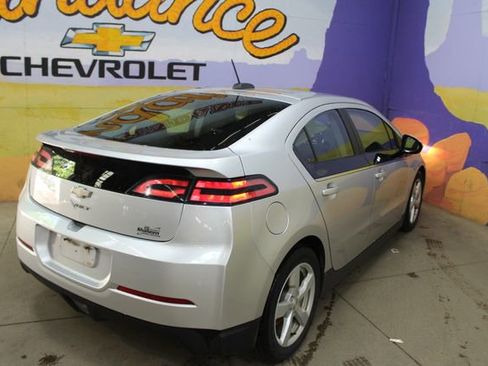 Used 2015 Chevrolet Volt FWD image 8