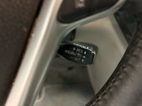 Used 2019 Toyota Sienna XLE w/ XLE Navigation Package FWD image 14
