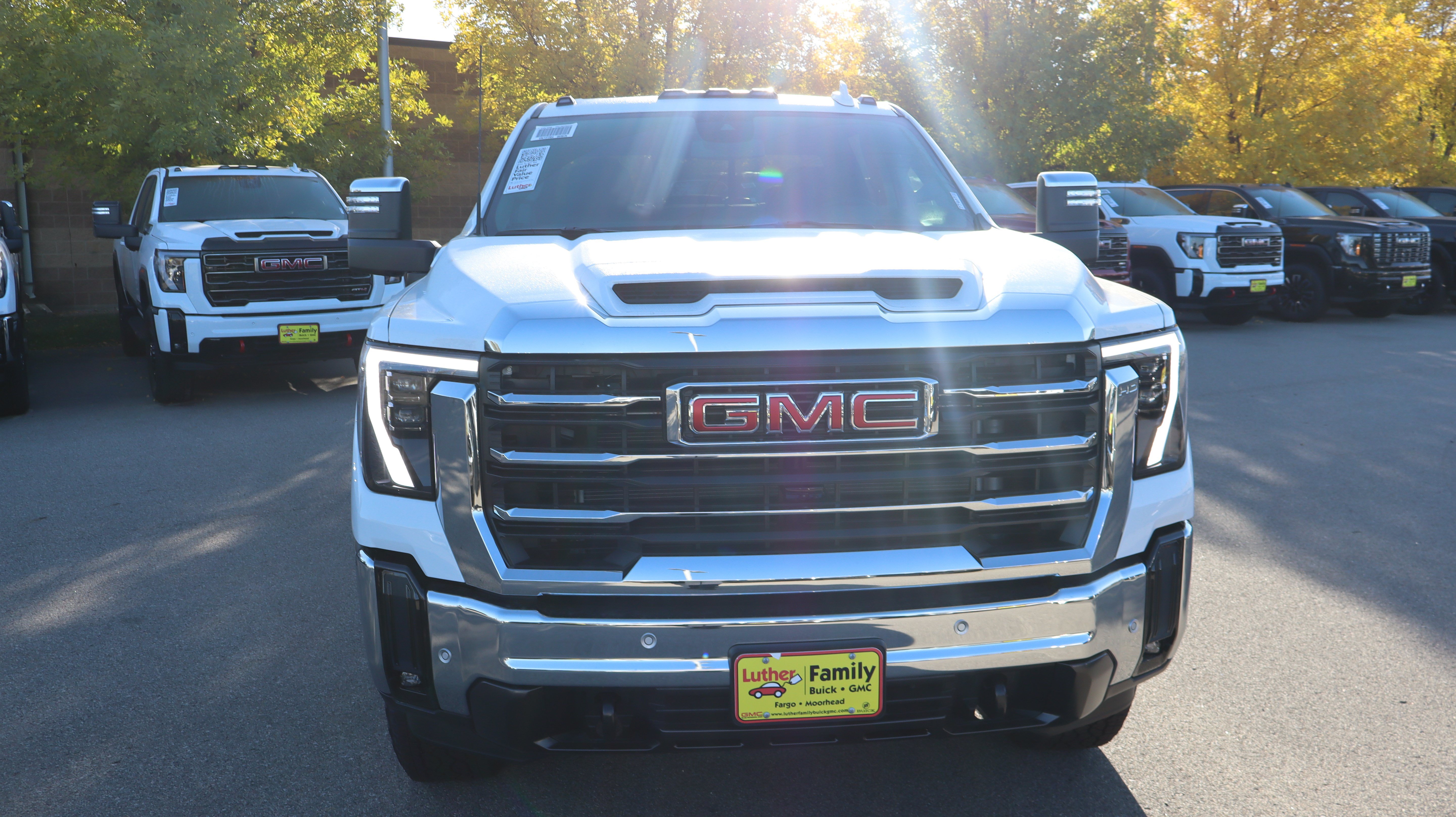 New 2026 GMC Sierra 3500 SLT w/ SLT Premium Package AWD/4WD image 2