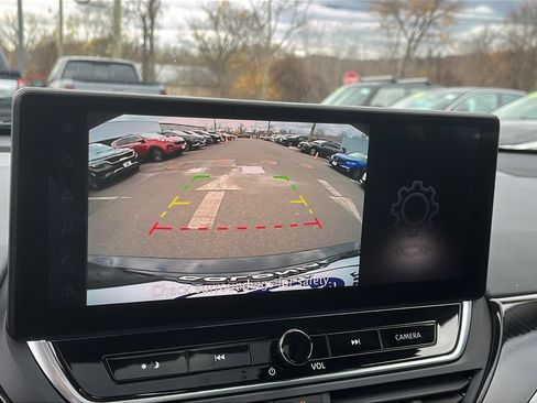 Used 2024 Nissan Altima 2.5 SR w/ SR Premium Package image 16