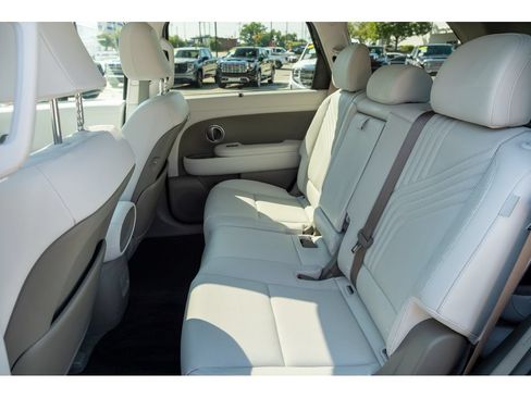 Used 2026 Hyundai Palisade SEL Premium FWD image 13