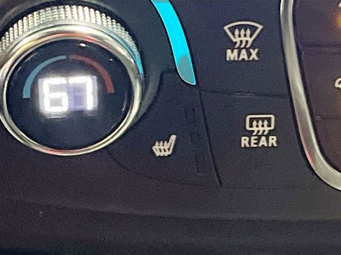 Used 2023 Chevrolet Traverse RS image 21