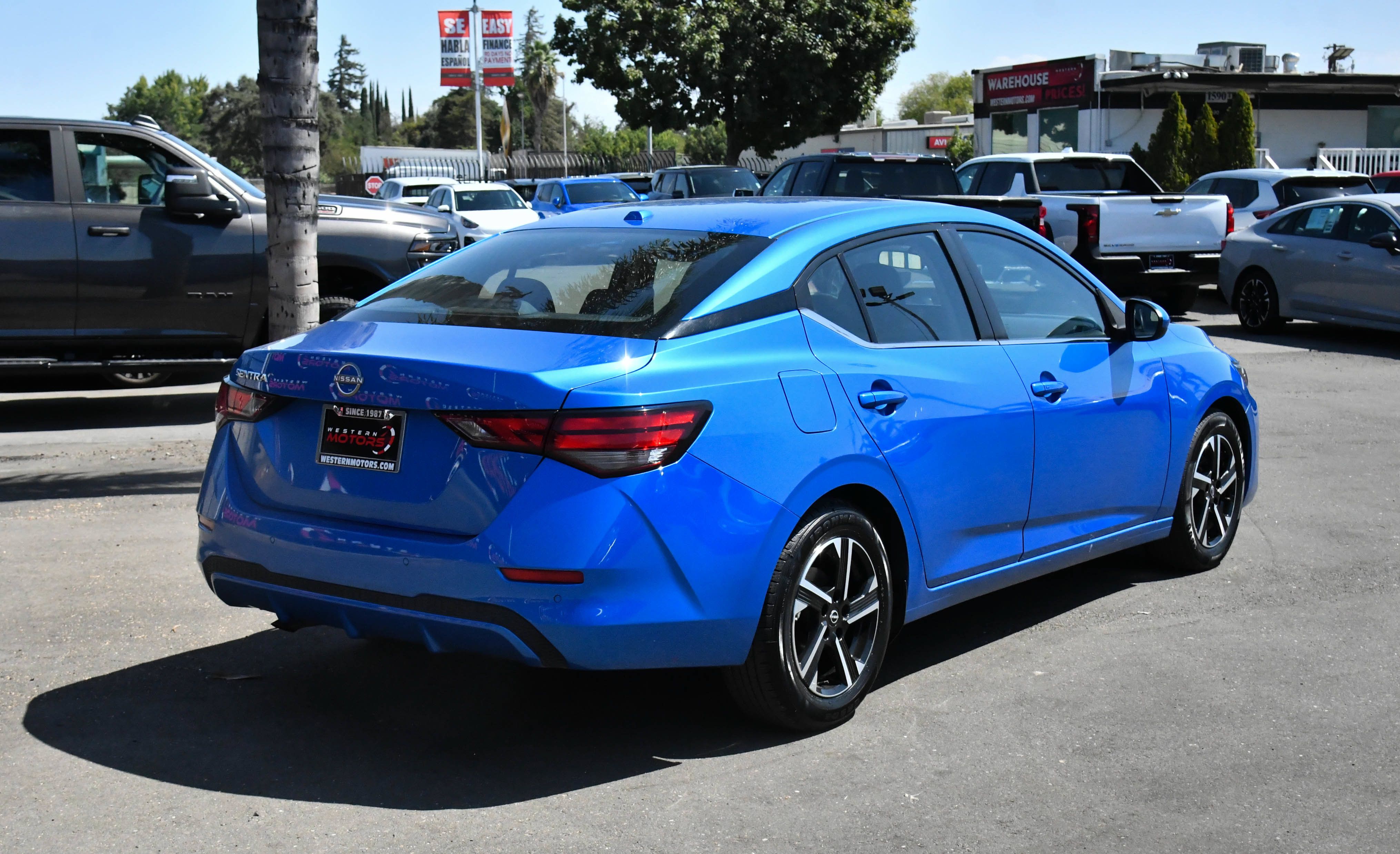 Used 2025 Nissan Sentra SV FWD image 8