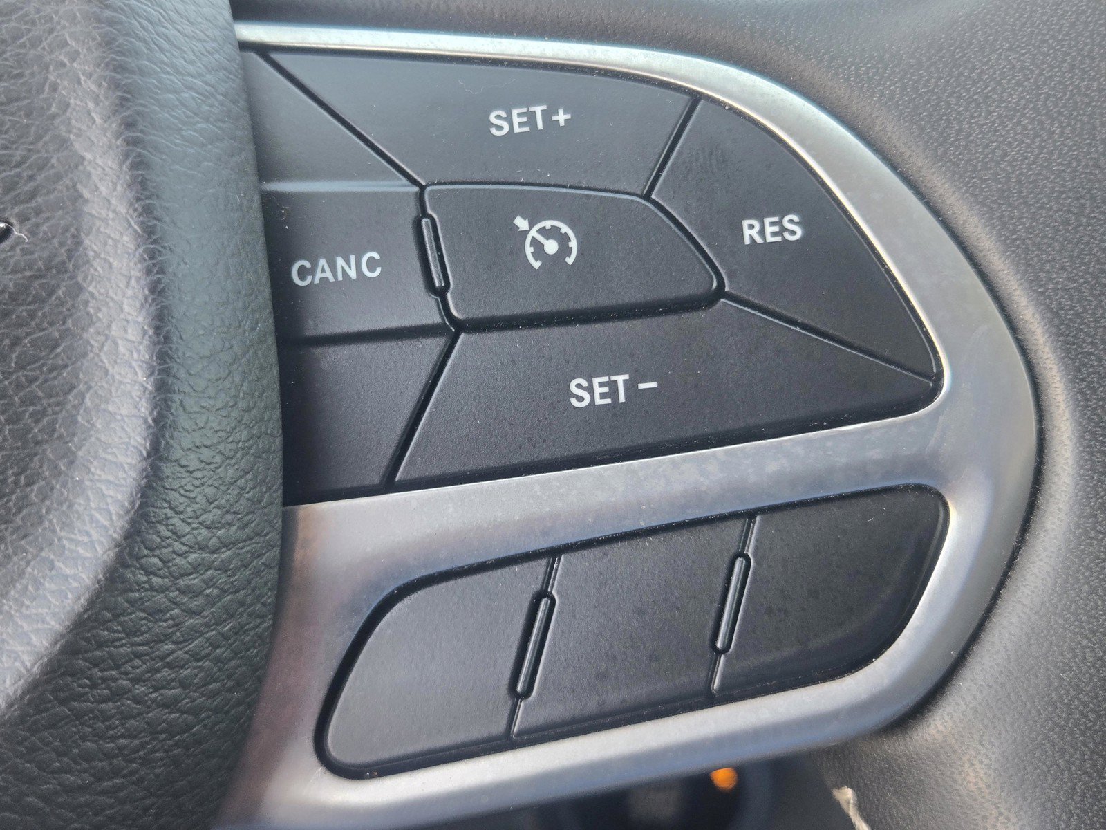 Used 2023 Chrysler Voyager LX FWD image 21