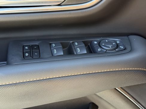 Used 2024 GMC Yukon XL AT4 w/ Technology Package image 25