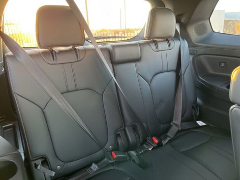 Used 2025 Honda Pilot Black Edition image 29