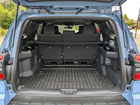 Used 2025 Toyota 4Runner SR5 AWD/4WD image 26
