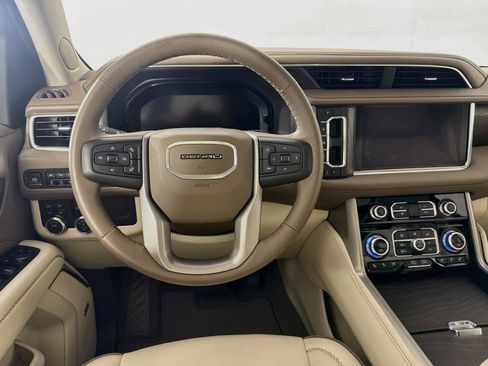 Used 2024 GMC Yukon XL Denali AWD/4WD image 31