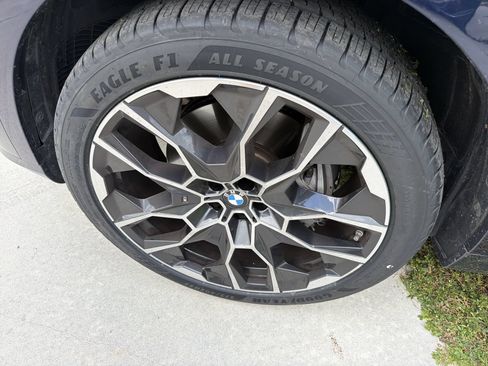 Used 2025 BMW X7 xDrive40i w/ M Sport Package AWD/4WD image 14