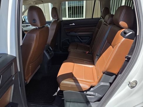 Used 2021 Volkswagen Atlas SEL R-Line AWD/4WD image 18