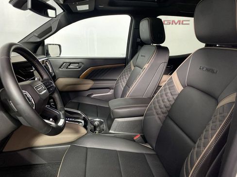 Used 2023 GMC Canyon Denali AWD/4WD image 11