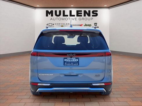 Used 2022 Kia Carnival SX Prestige image 6