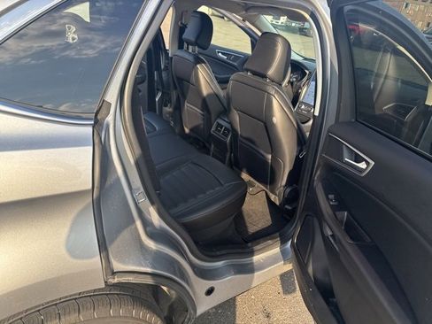 Used 2022 Ford Edge SEL w/ Class II Trailer Tow Package image 16