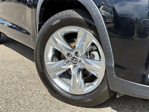 Used 2019 Toyota Highlander Limited image 2