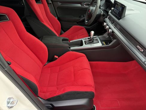 Used 2023 Honda Civic Type R image 11