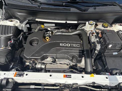 Used 2021 Chevrolet Equinox LS FWD image 11