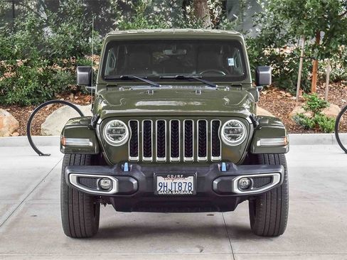 Used 2022 Jeep Wrangler Unlimited Sahara image 2