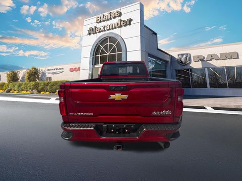 Used 2024 Chevrolet Silverado 3500 High Country w/ High Country Premium Package image 4