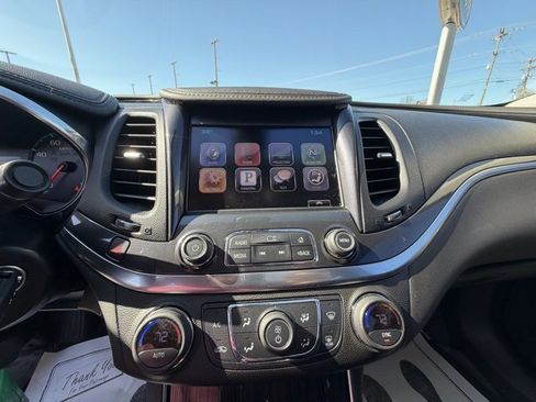 Used 2016 Chevrolet Impala LT w/ Convenience Package image 18