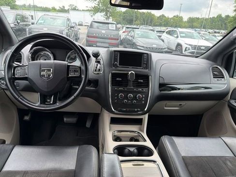 Used 2020 Dodge Grand Caravan SXT FWD image 26