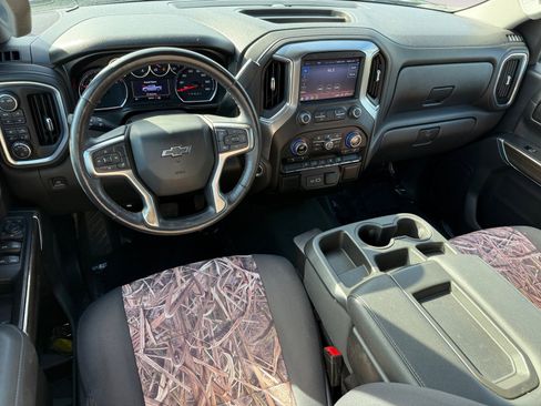 Used 2021 Chevrolet Silverado 1500 RST w/ Z71 Off-Road Package image 15