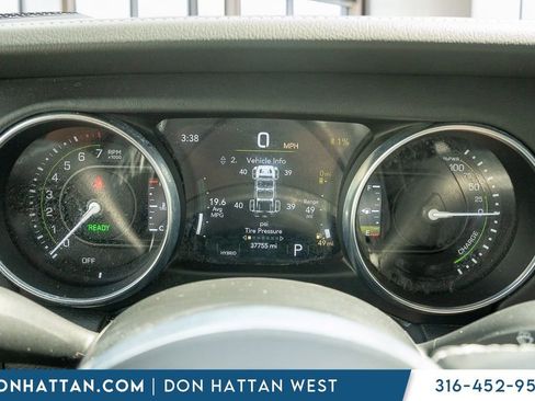 Used 2023 Jeep Wrangler Unlimited Sahara w/ Cold Weather Group AWD/4WD image 6