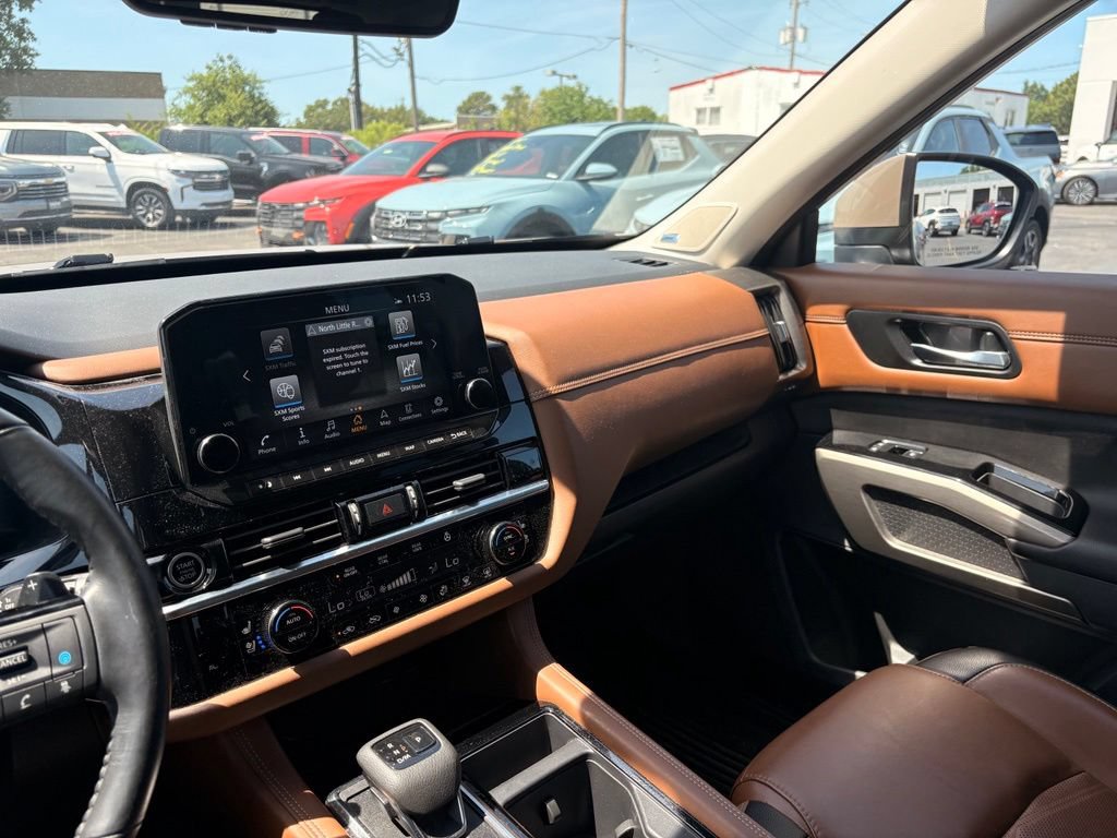 Used 2023 Nissan Pathfinder Platinum AWD/4WD image 21