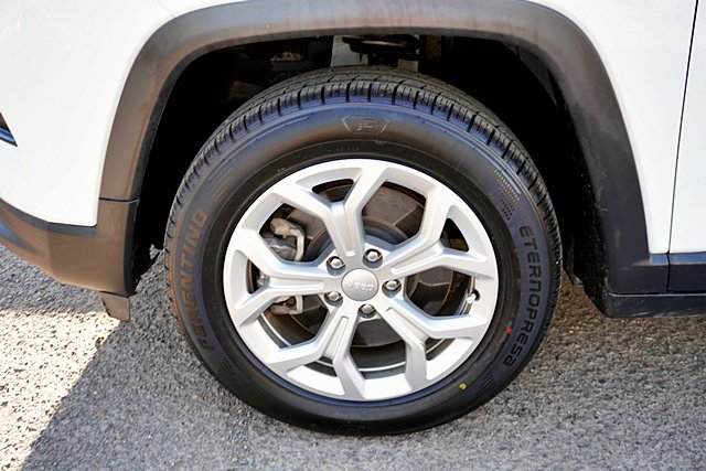 Used 2024 Jeep Compass Latitude AWD/4WD image 14