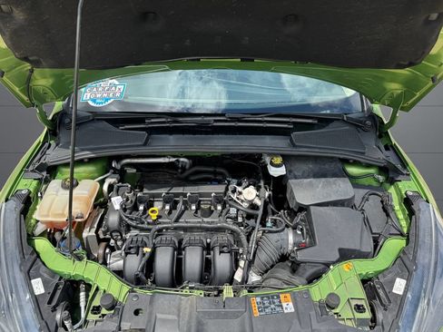 Used 2018 Ford Focus SEL w/ Cold Weather Package FWD image 16