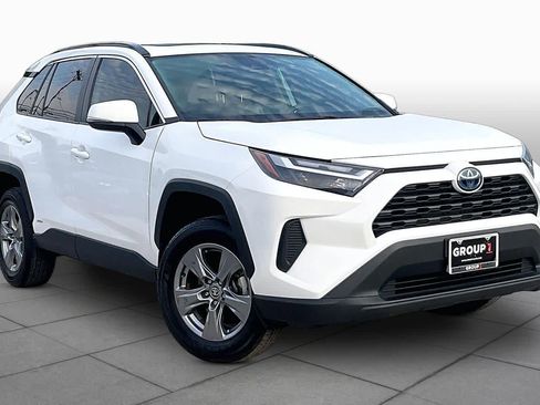 Used 2024 Toyota RAV4 XLE w/ Convenience Package AWD/4WD image 3