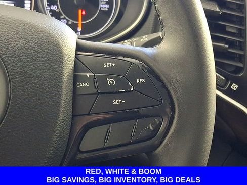Used 2020 Jeep Cherokee Latitude Plus FWD image 27