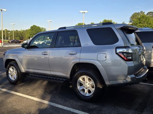 Used 2024 Toyota 4Runner SR5 AWD/4WD image 5