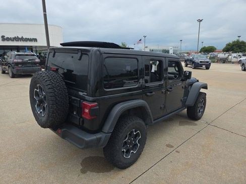 Used 2023 Jeep Wrangler Unlimited Rubicon 4xe w/ Cold Weather Group AWD/4WD image 8