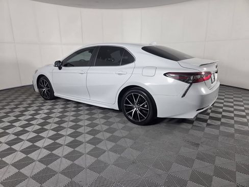 Used 2024 Toyota Camry SE FWD image 7