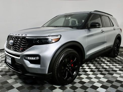 Used 2023 Ford Explorer ST w/ Equipment Group 401A image 4