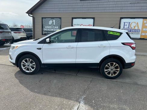 Used 2017 Ford Escape SE image 8
