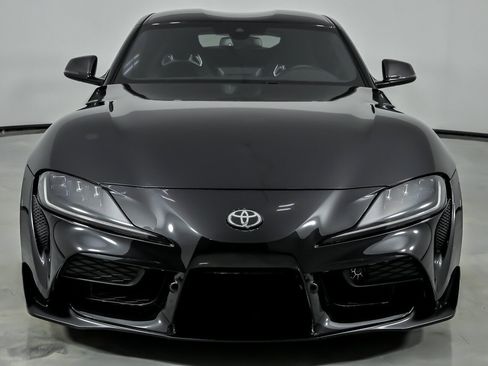 Used 2020 Toyota Supra RWD image 4
