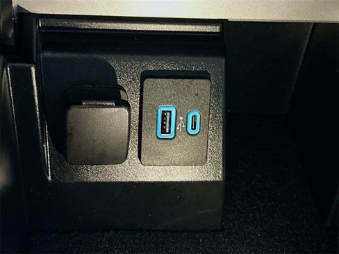 Used 2022 Ford Explorer ST w/ Equipment Group 401A image 34