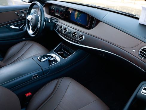 Used 2019 Mercedes-Benz S 560 Sedan image 21