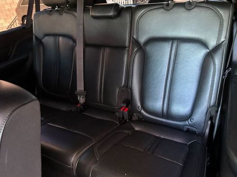 Certified 2024 Jeep Wagoneer L 4WD image 17