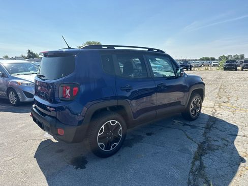 Used 2017 Jeep Renegade Trailhawk w/ Premium Trailhawk Package AWD/4WD image 6