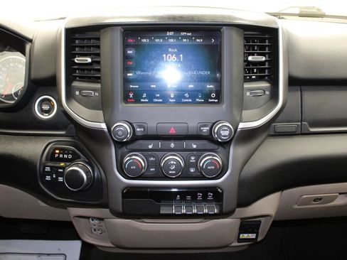 Used 2020 RAM 1500 Big Horn AWD/4WD image 11