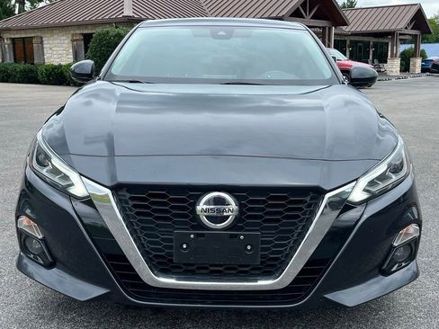 Used 2019 Nissan Altima 2.5 Platinum FWD image 2