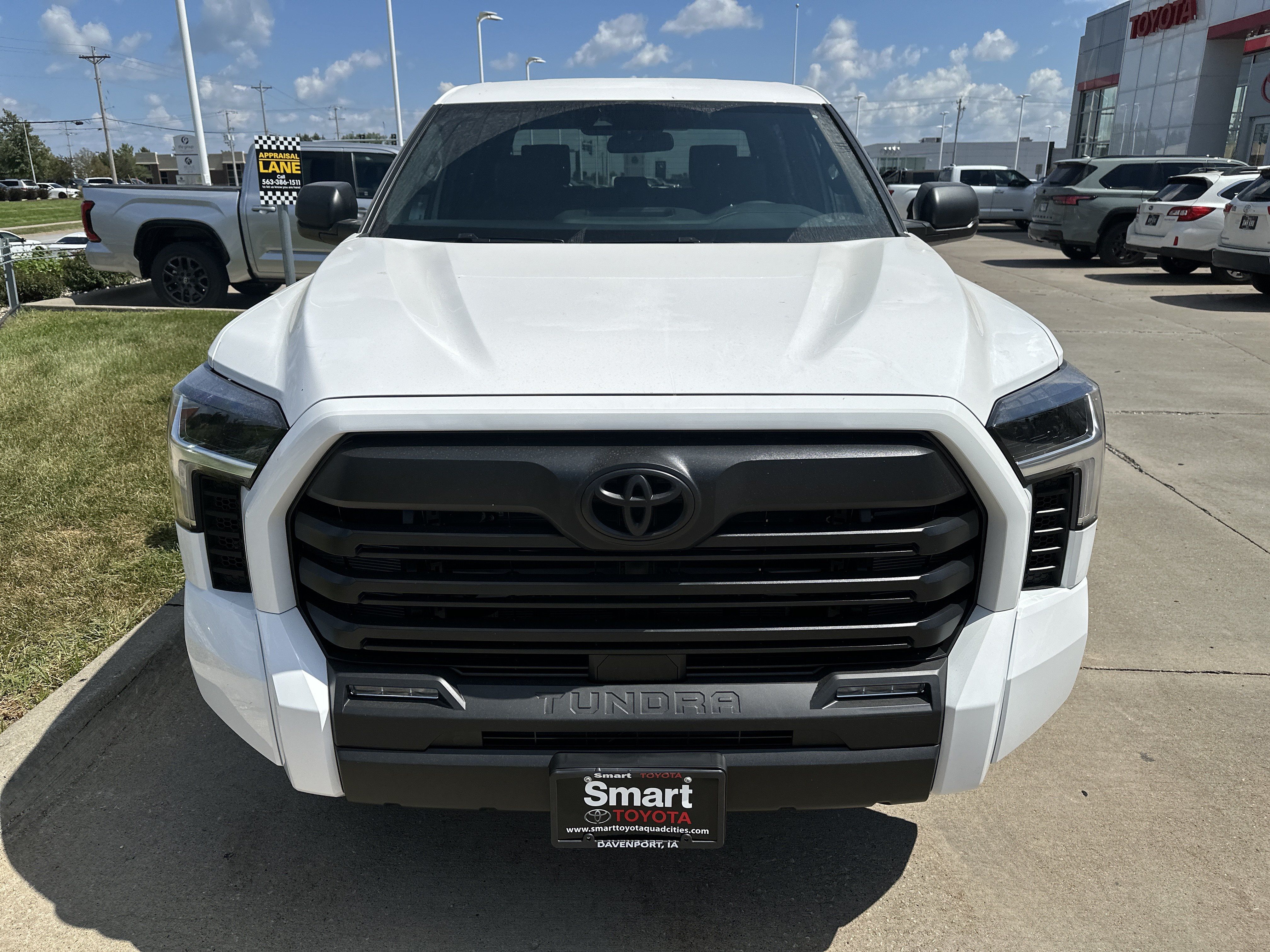 Used 2026 Toyota Tundra SR5 w/ SR5 Premium Package AWD/4WD image 2
