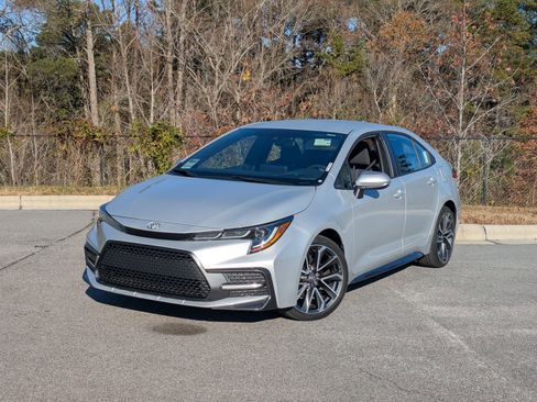 Used 2022 Toyota Corolla SE image 1